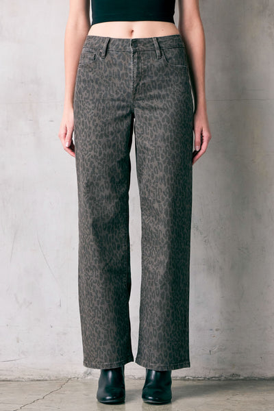 Logan Leopard Jean