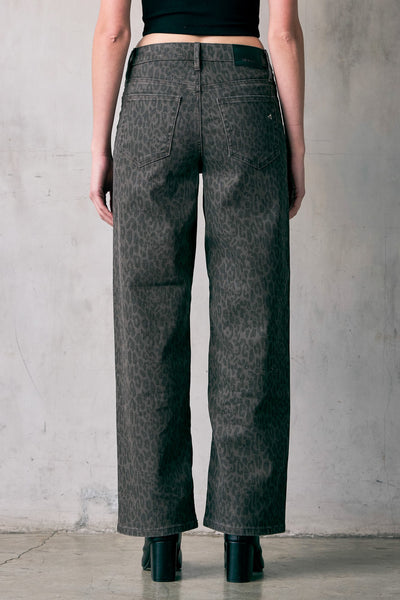 Logan Leopard Jean