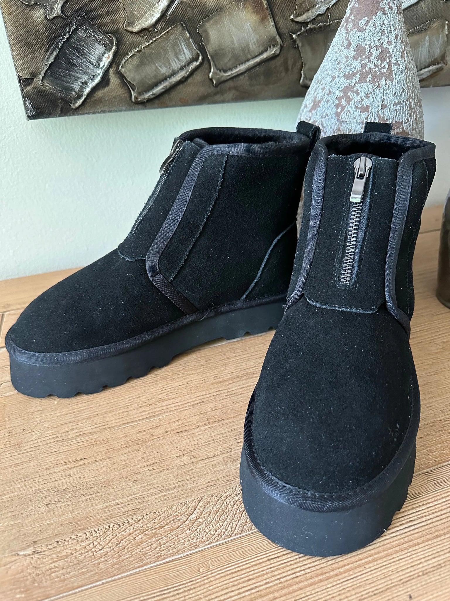 Laguna Suede Boots - Black