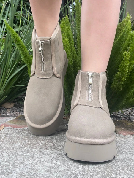 Laguna Suede Boots - Khaki